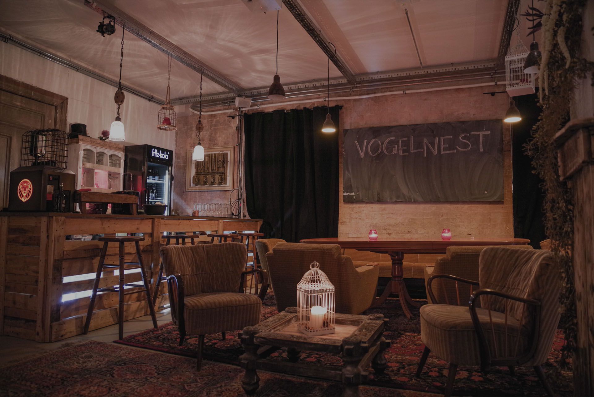 Vogelnest • Background